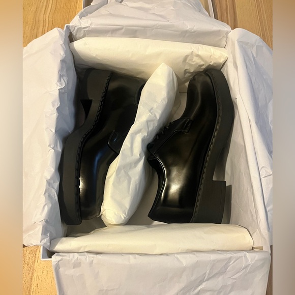 Prada Black leather lace up loafer. Woman’s size 7. - Picture 11 of 12